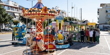 Χριστούγεννα Γεμάτα Παιχνίδι Και Διασκέδαση Για Μικρούς Και Μεγάλους Στην Πλατεία Φλέμιγνκ